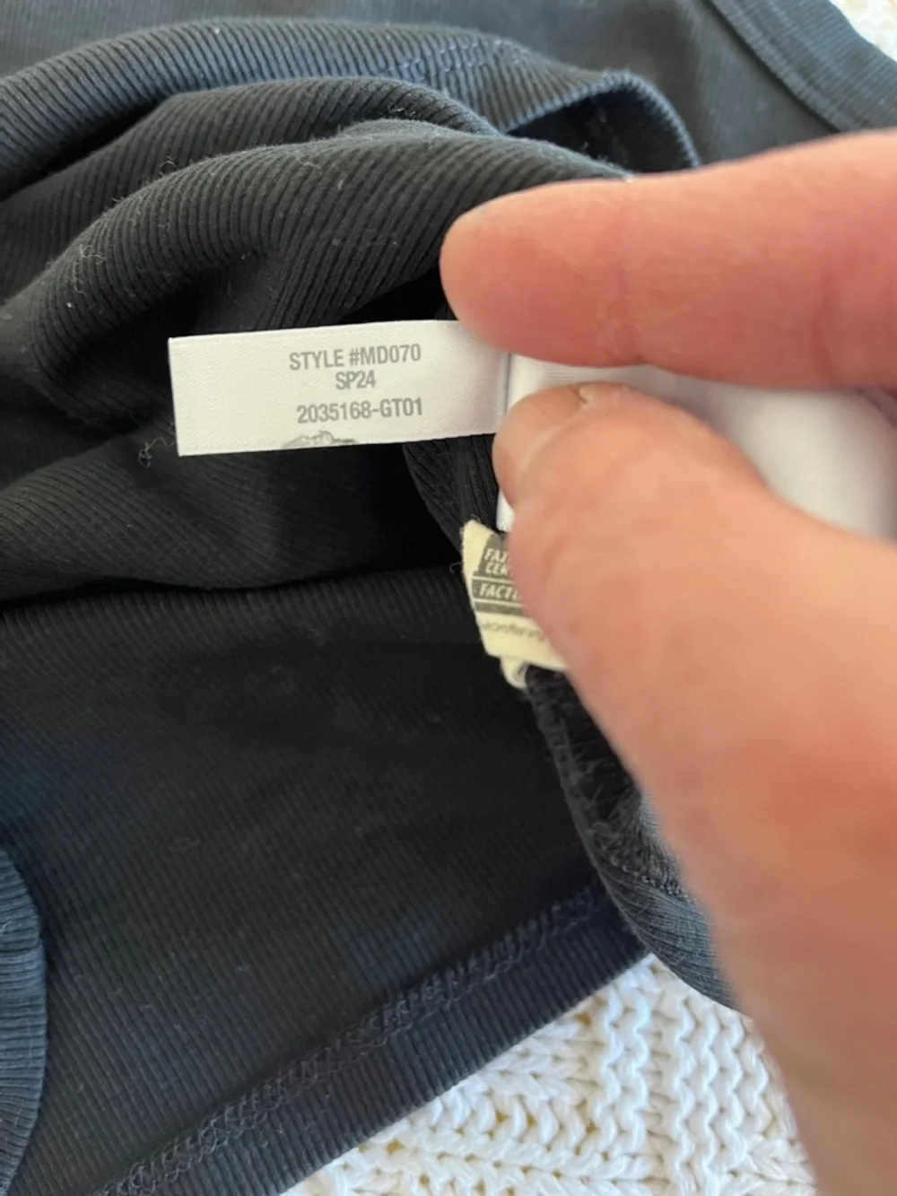 Madewell Supima® Rib Cutaway Tank in True Black Sz M - Picture 7 of 10